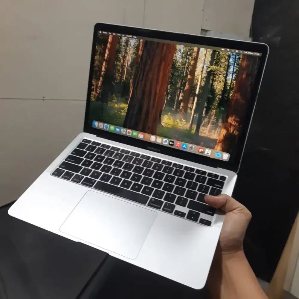 Macbook air m1 2020 ram 8gb ssd 256gb silver mulus bisa cod