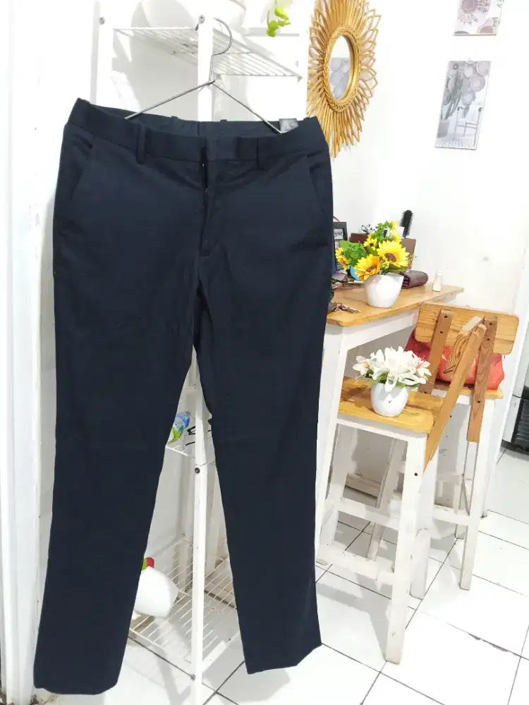 Celana navy h&m laki-laki size 32