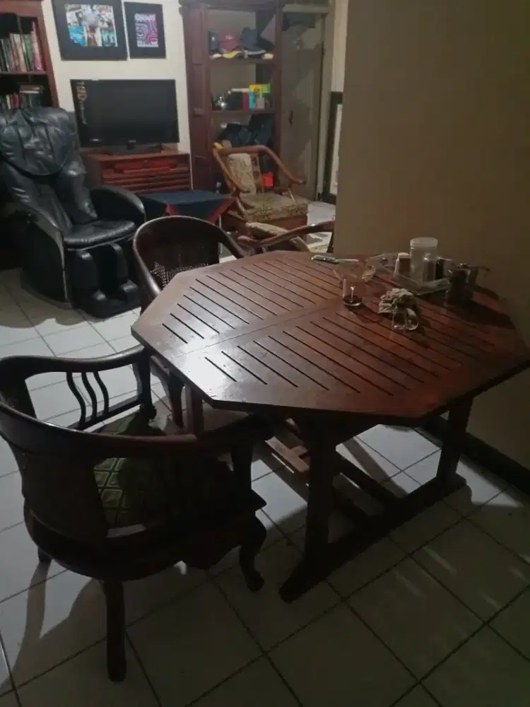 Meja Kayu Jati Jawa buatan Jepara