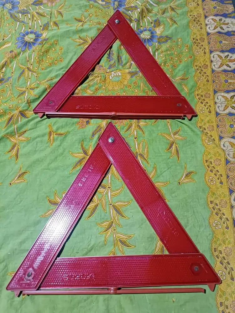 Triangel Segitiga Merek Suzuki