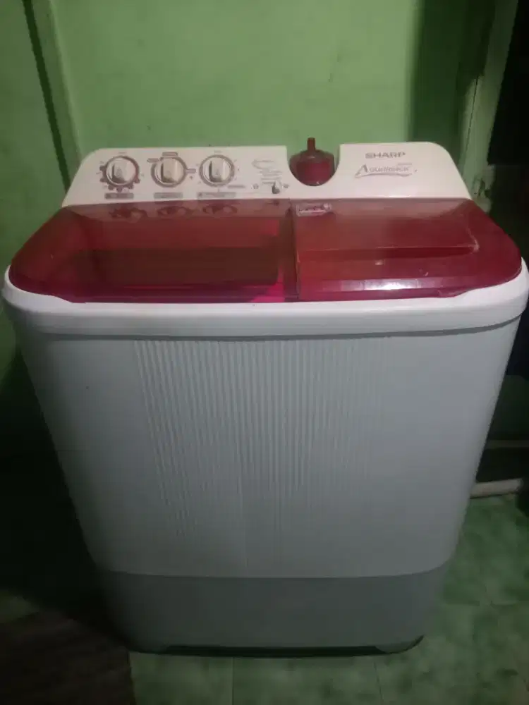 Di jual cepat mesin cuci Sharp kapasitas 8.5 siap pakai
