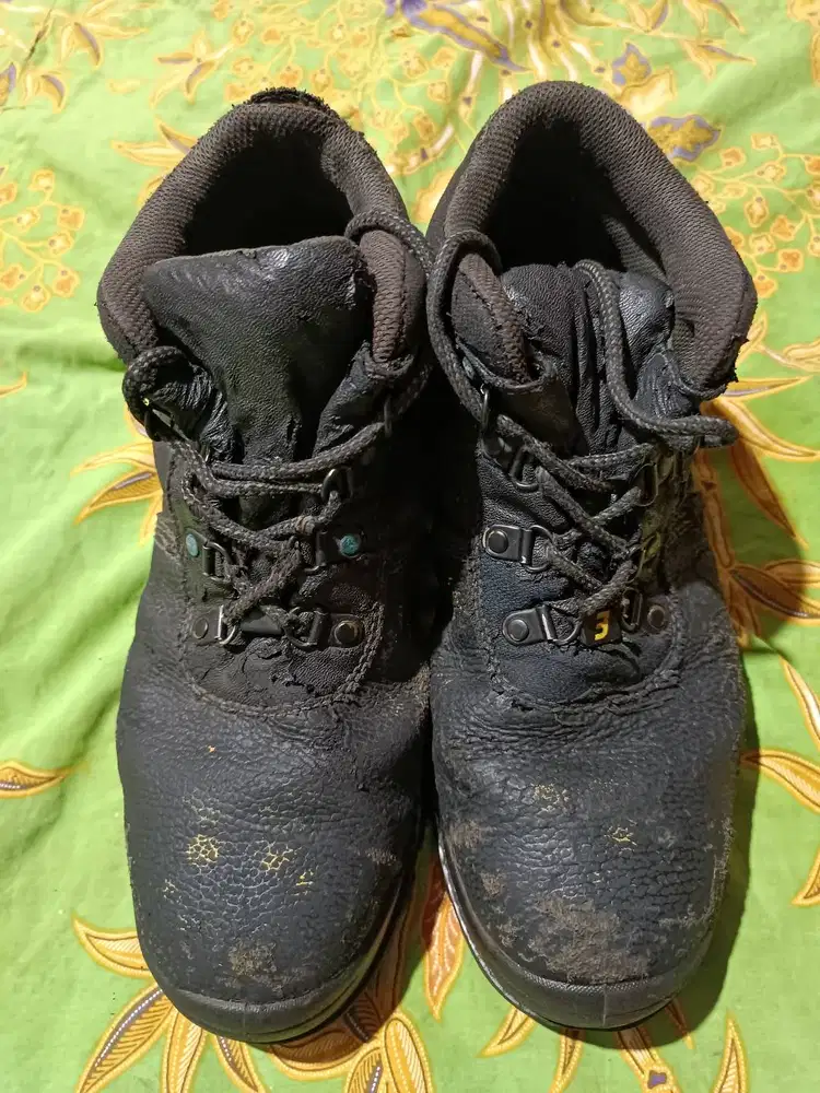 Sepatu Safety Merk Jogger Ukuran 41- 42