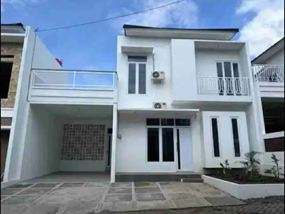 Dijual Cepat Rumah Bagus Tingkat 2 Lantai Siap Pakai di Perumahan Daerah Ngaliyan, Semarang