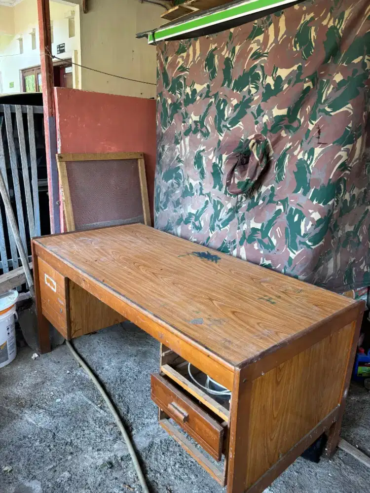 meja kerja minimalis