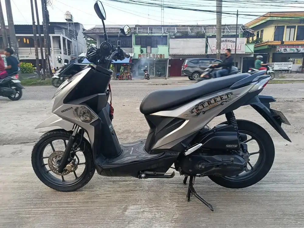 Honda Beat street pajak hidup