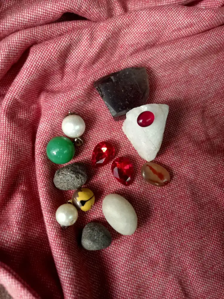 Di jual wa dan hp ori dan asli batu cincin dan batu liontine