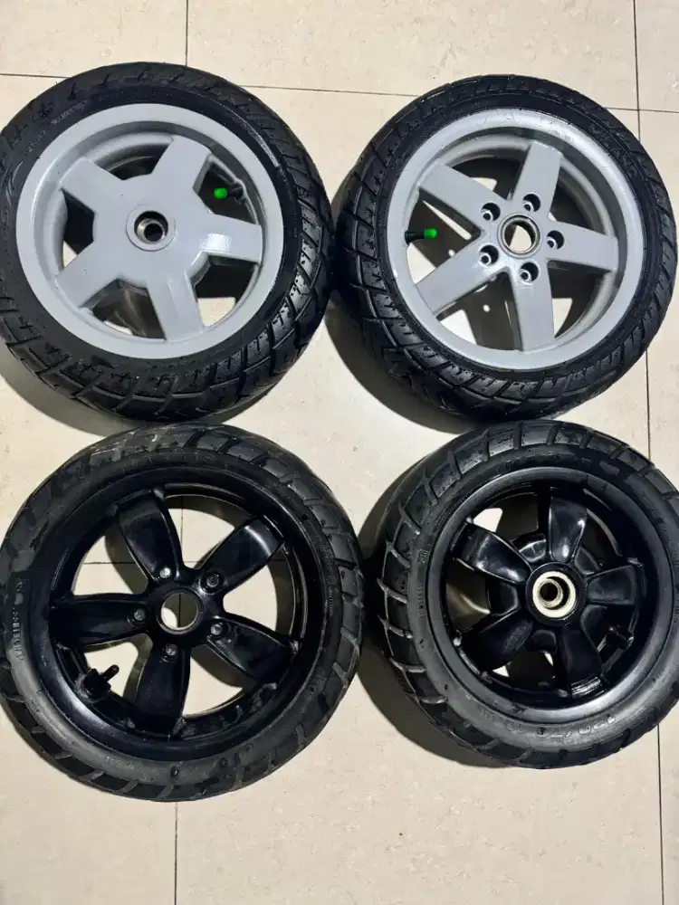 Pelek motor vespa metic orjinal 2 set