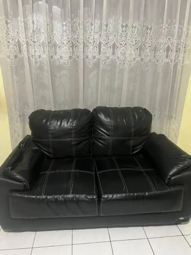 Sofa vivo warna hitam tanpa meja