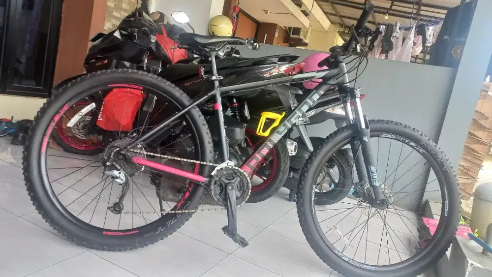 Sepeda polygon premier 5