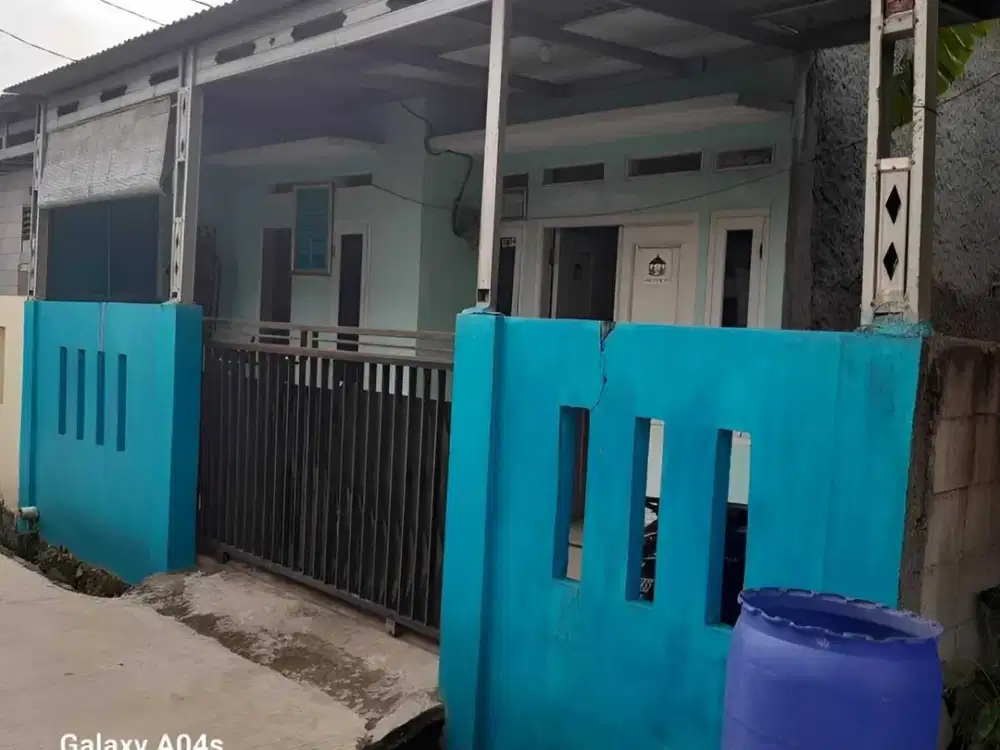 RUMAH SECOND SIAP HUNI DI VGH PINTU BARAT, UJUNG HARAPAN,BEKASI UTARA