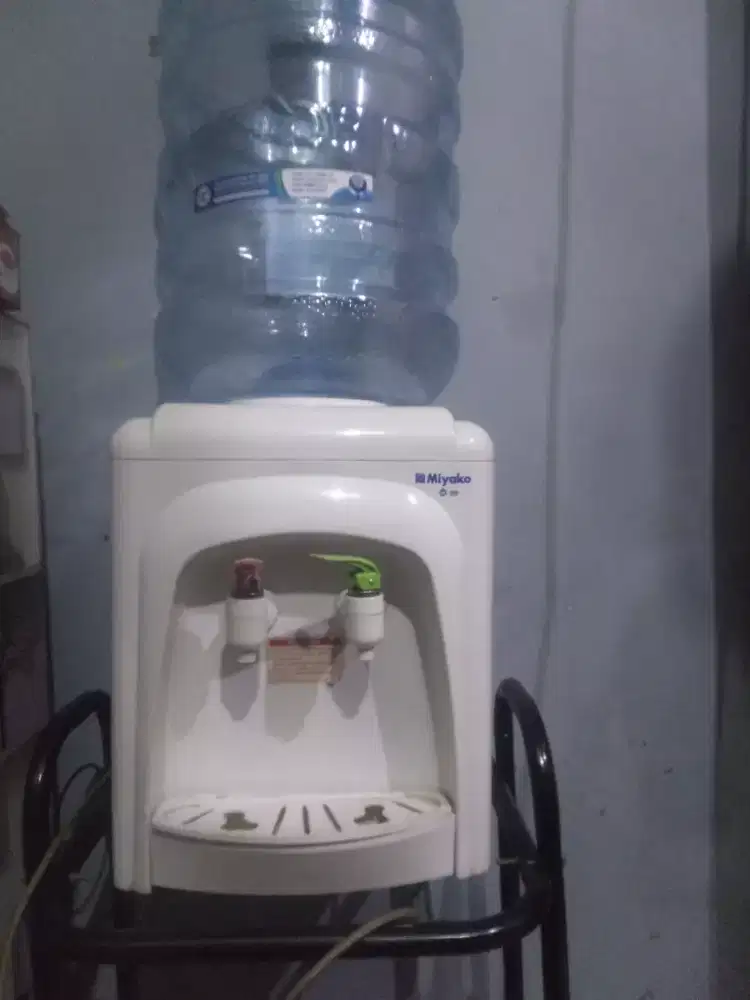 Miyako dispenser+Galon free rak galon