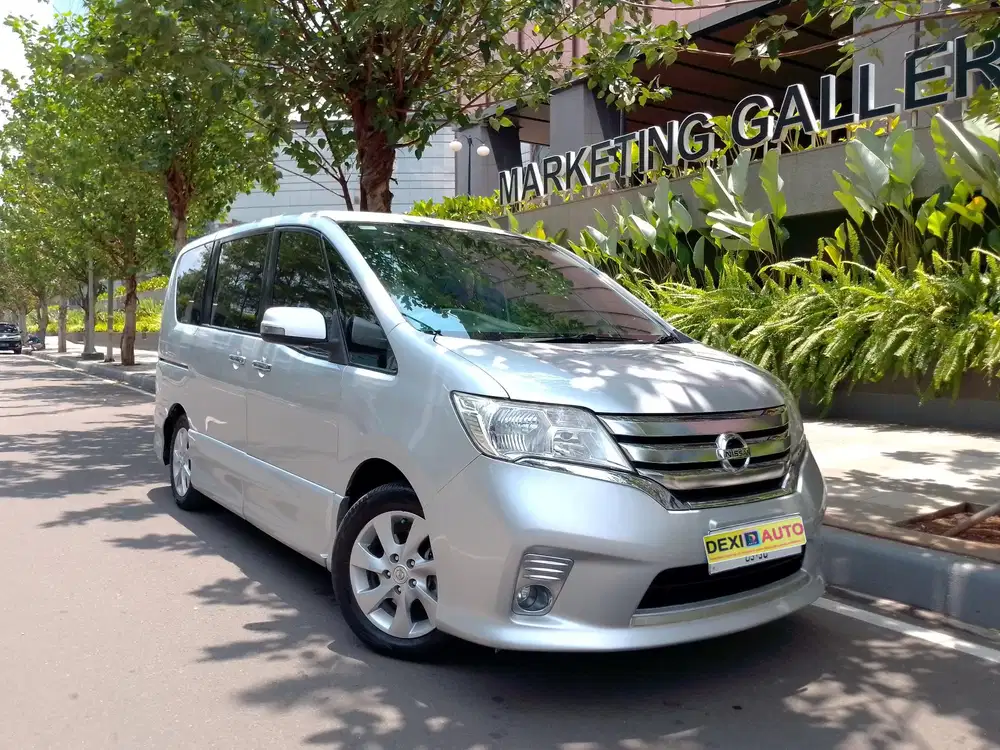 (KM70000) NISSAN SERENA HWS AT 2015 NIK 2014 ISTIMEWA KM RENDAH