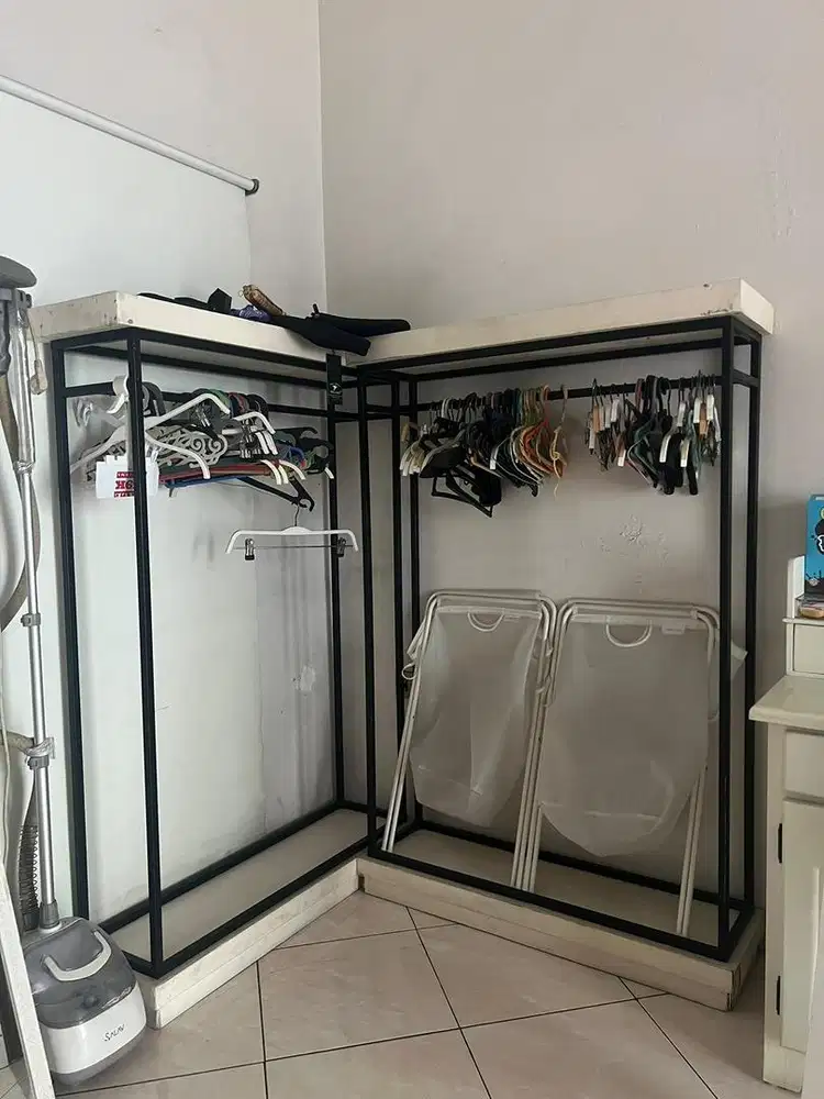 Rak gantungan jualan