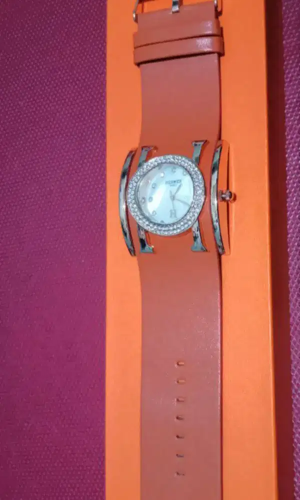 Di jual jam tangan wanita