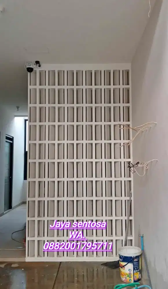 Dinding roster minimalis