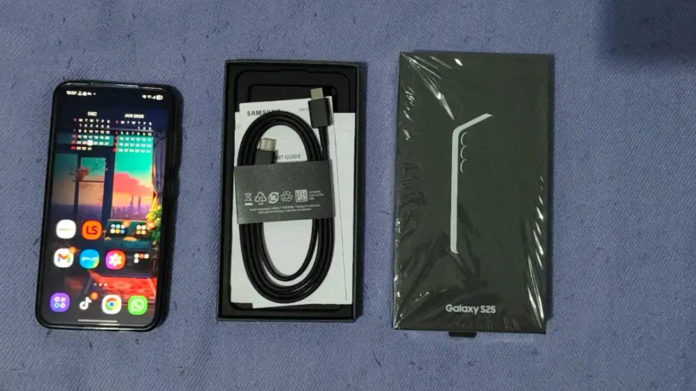 SAMSUNG S25 12/512 LIKE NEW