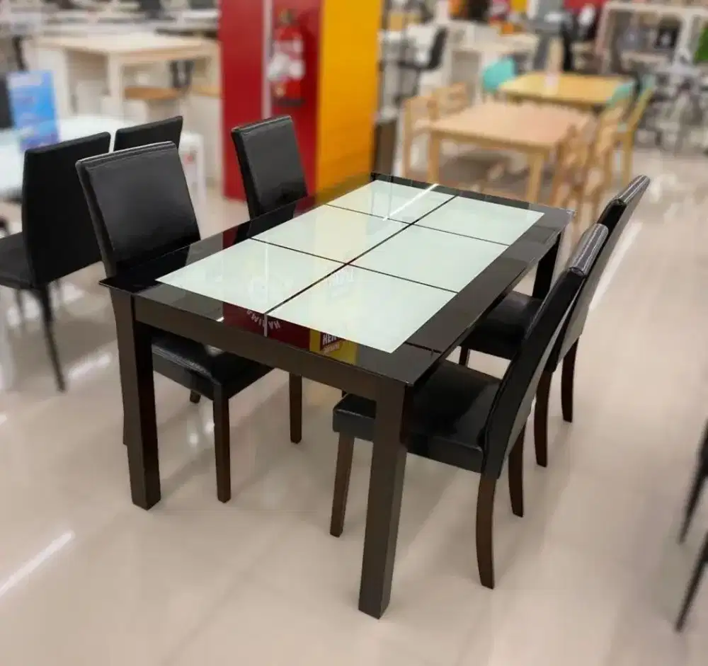 Meja makan kaca set kursi
