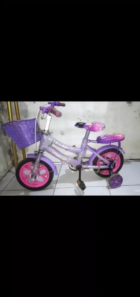 Jual speda anak bekas minus kulit jok nya aja sediki sobek