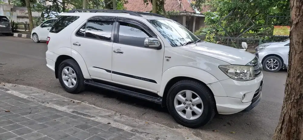 Toyota Fortuner 2011 Diesel