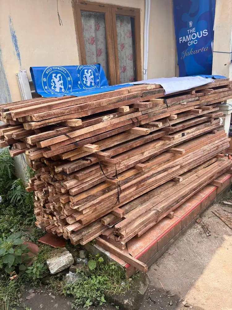 Kayu bekas event