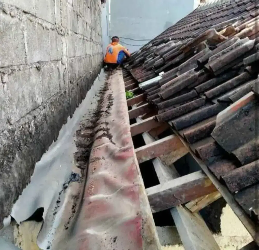 Tukang perbaikan atap bocor tukang talang air