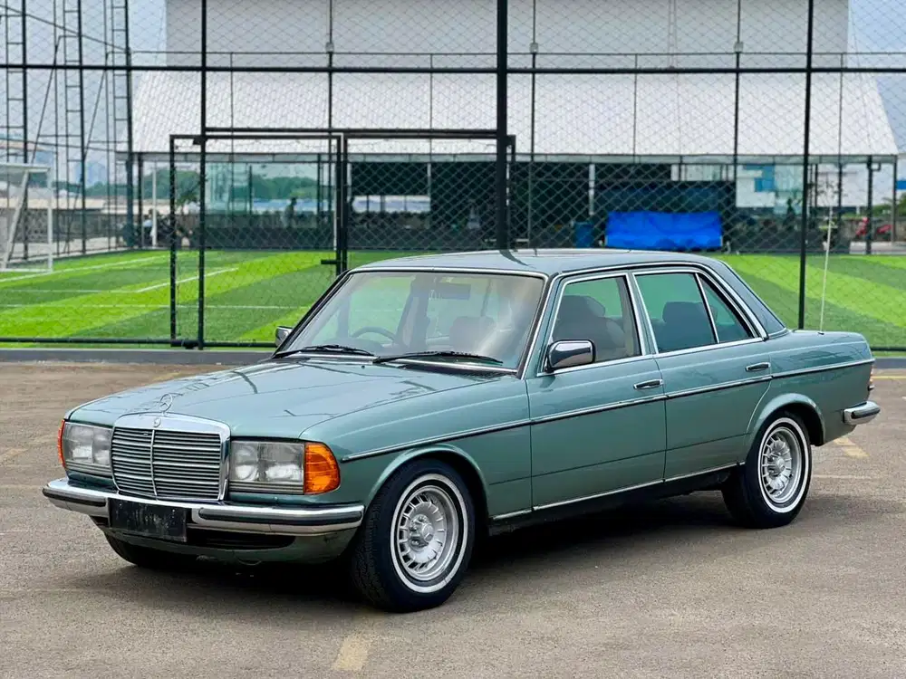 Mercedes-Benz W123 280E 1978 M/T