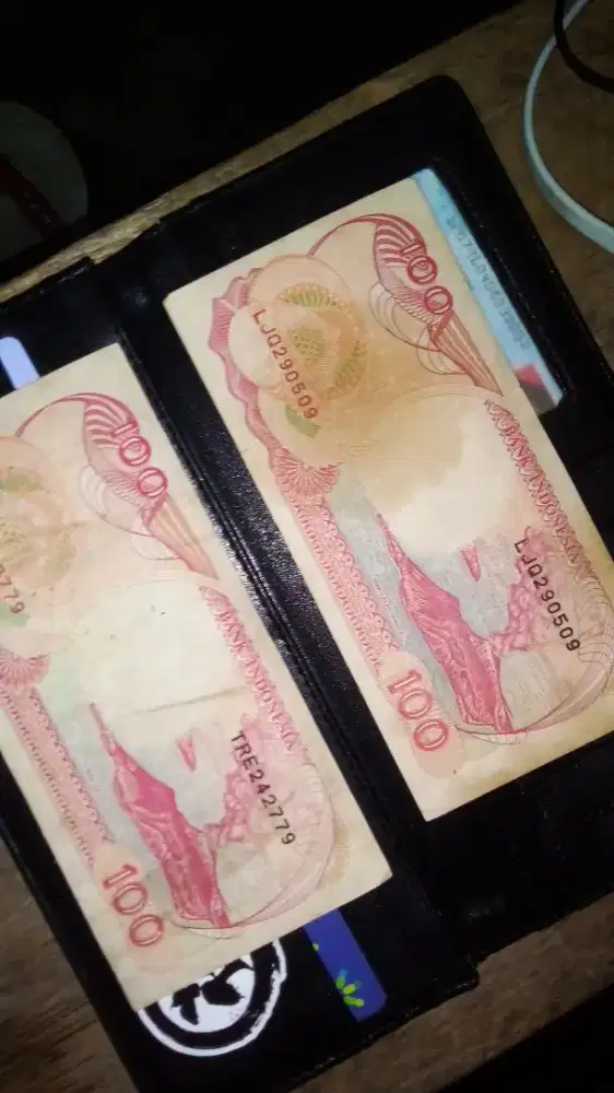 ATTENTION. Saya menjual uang ini karna terpaksa karna uang ini kramat