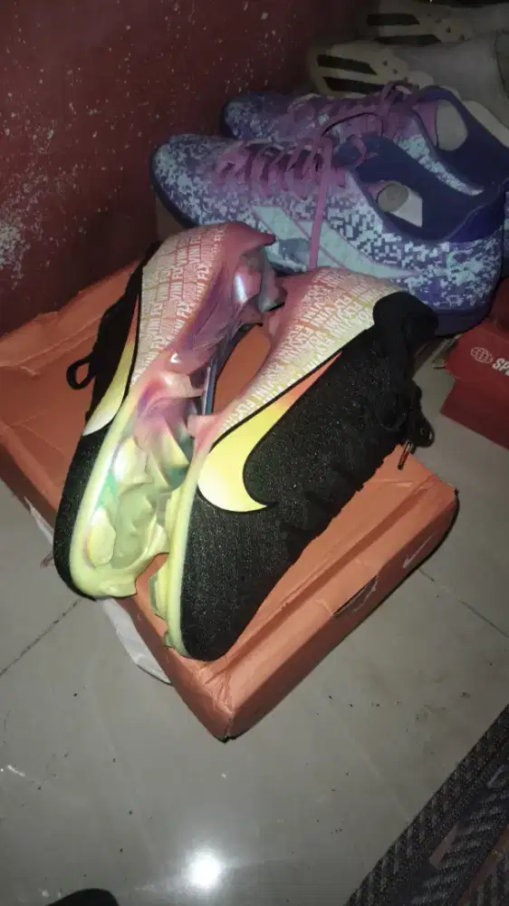 sepatu bola nike