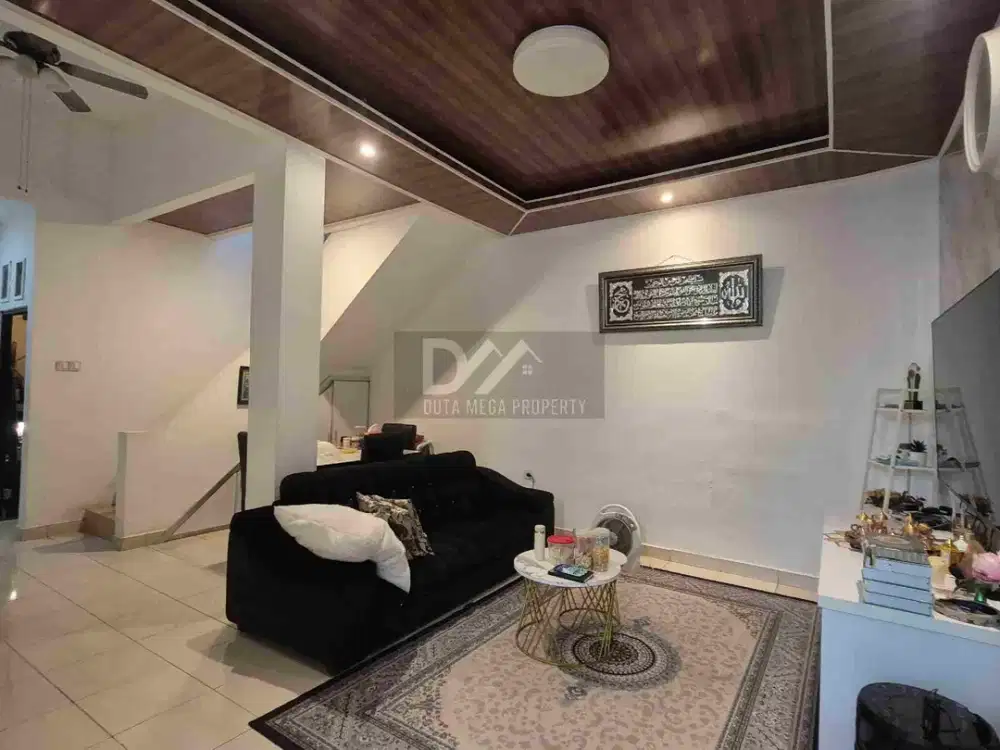 Rumah cantik siap huni full renovasi di cluster Graha Raya