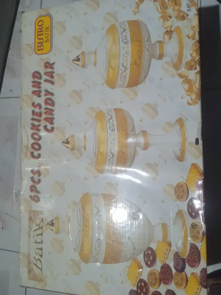 Satu set tempat kue cantik