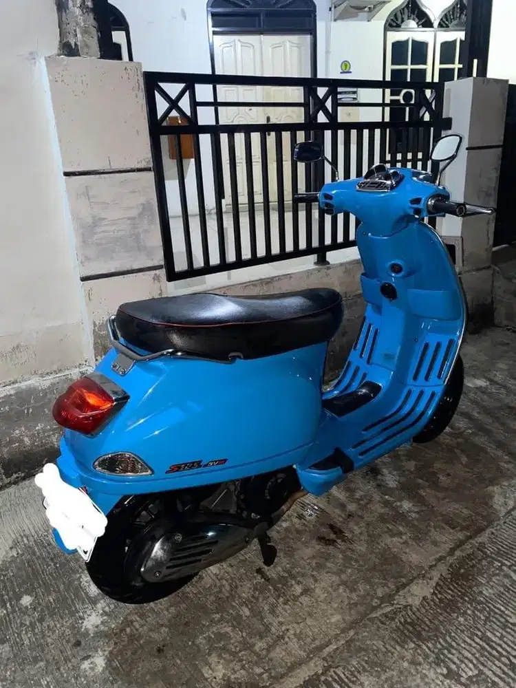 Dijual vespa matic s125 3vie
