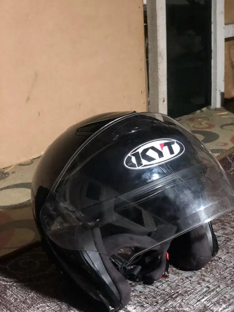 jual helm kyt bekas