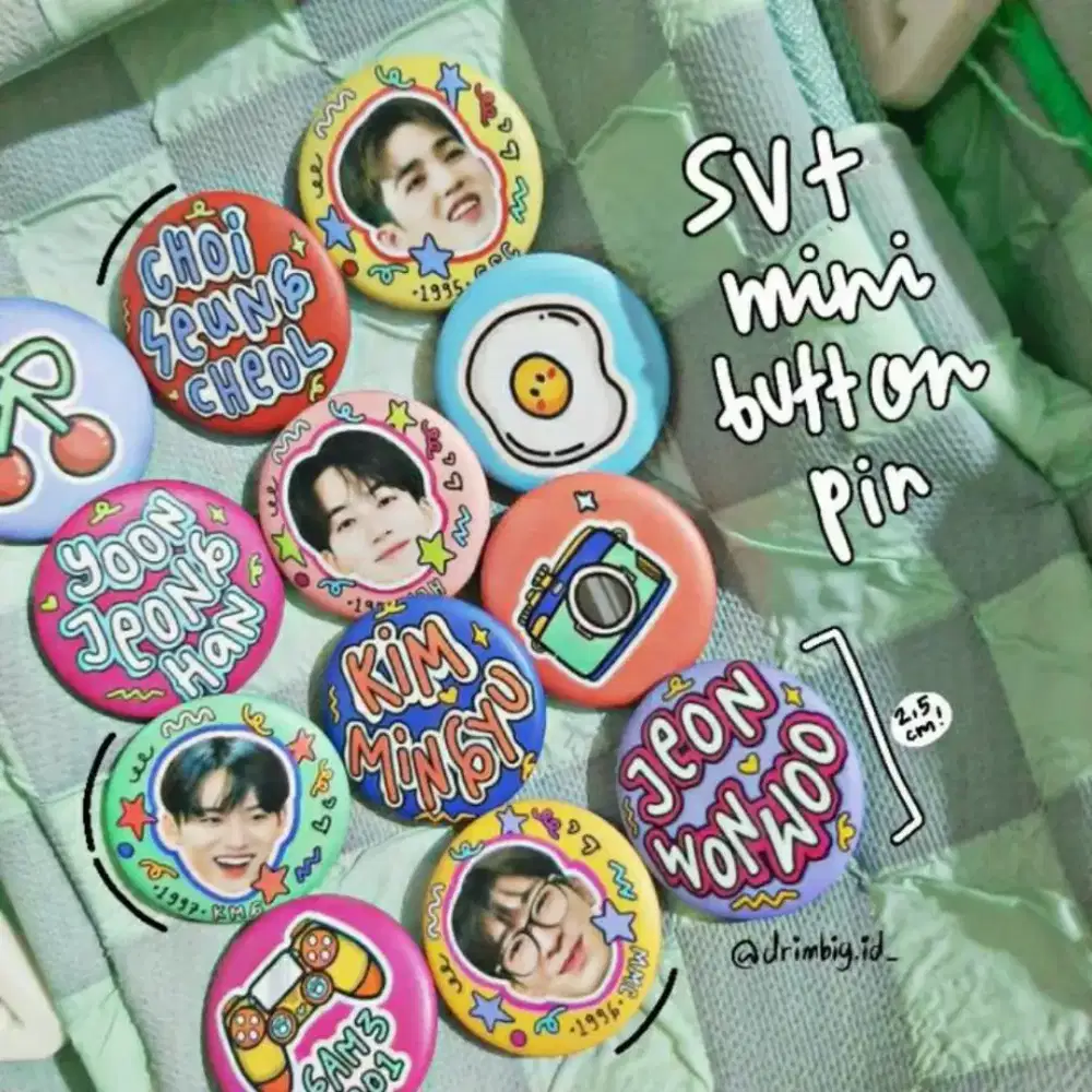 pin & ganci costum kpop / bebas foto