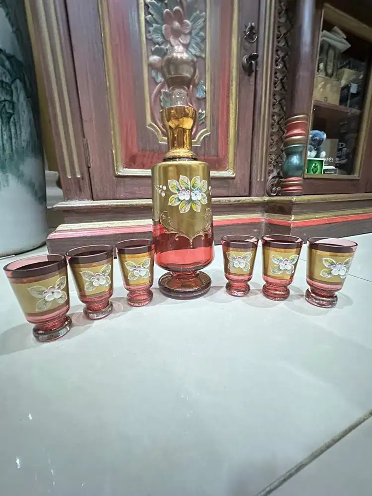 Kristal Bihemia Boro Merah Botol dan Gelas Set