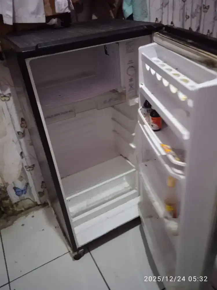 Kulkas AQUA 1 pintu normal jaya