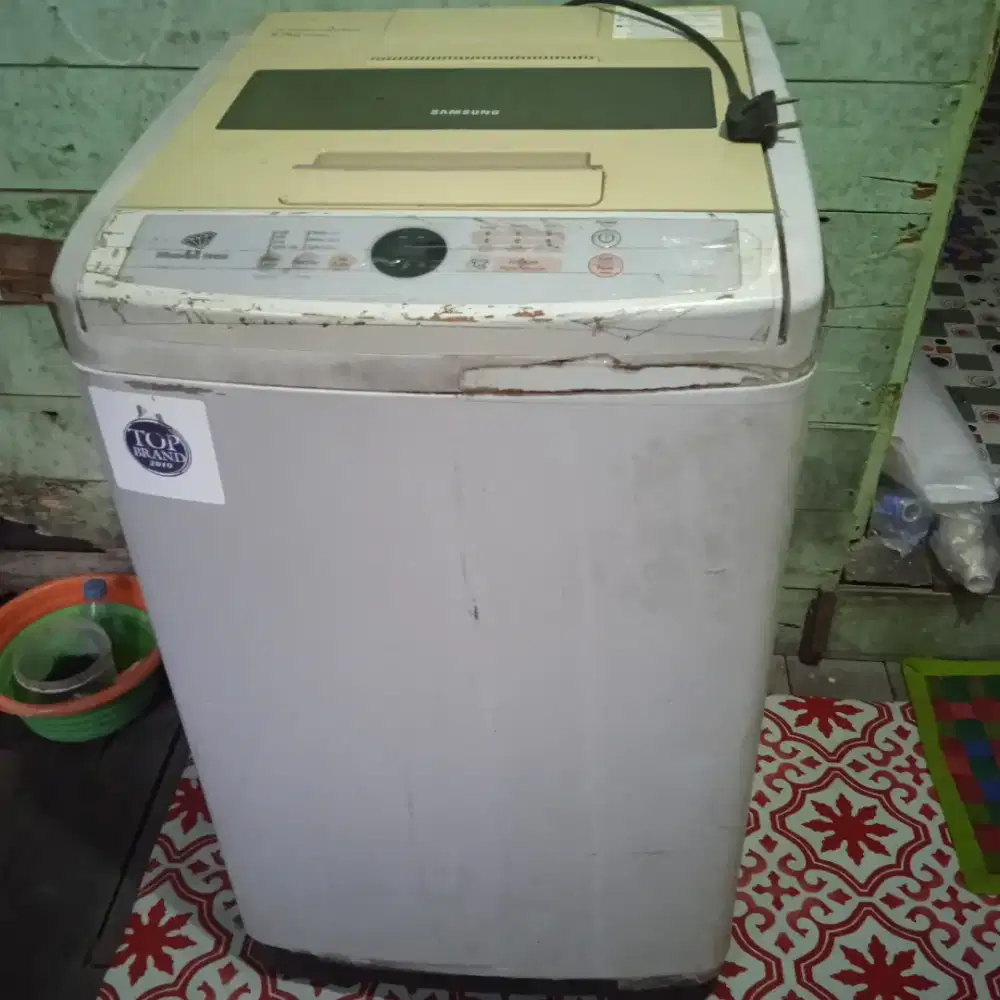 Mesin cuci Samsung bekas.