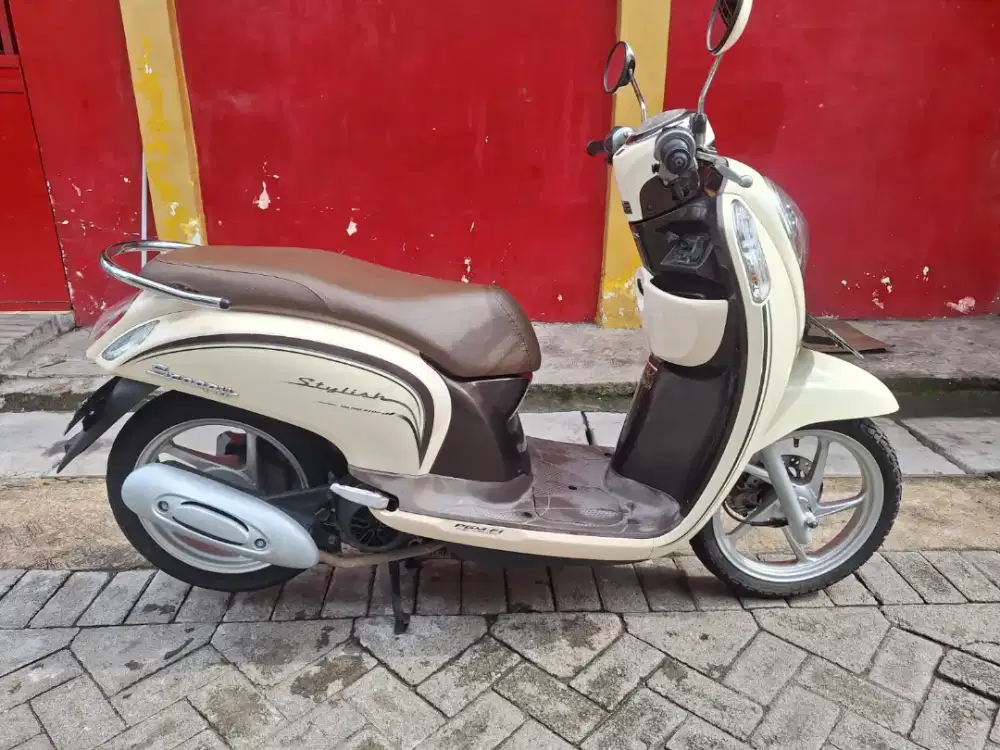 BU scooy 2017 km 20 rb istimewa samsat ikt kdg cowek