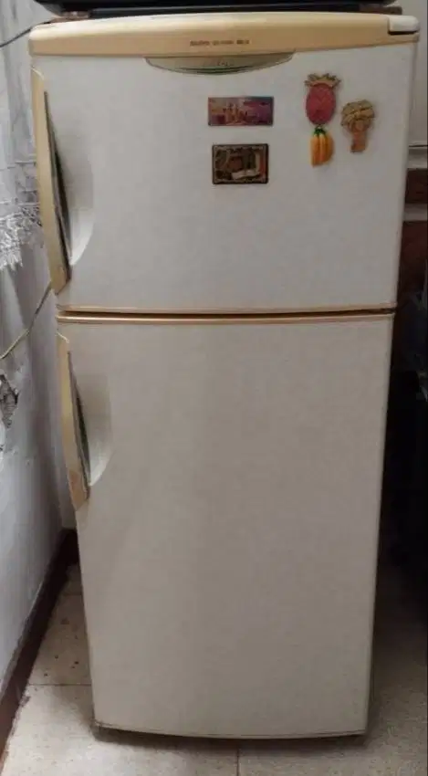 DIJUAL KULKAS SANYO 2 pintu