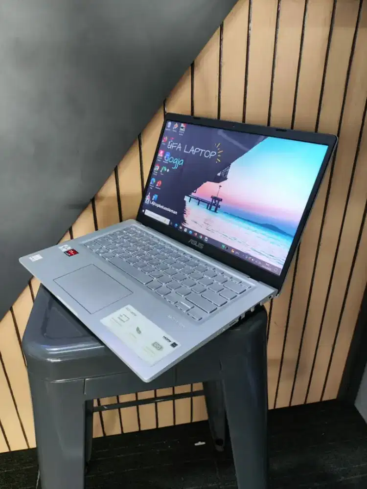 Asus x415da, AMD Athlon silver, ram 4, ssd 256 ngebut