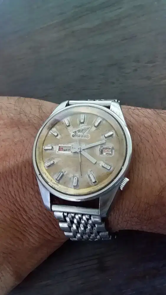 Jam lawas garuda daydate manual W