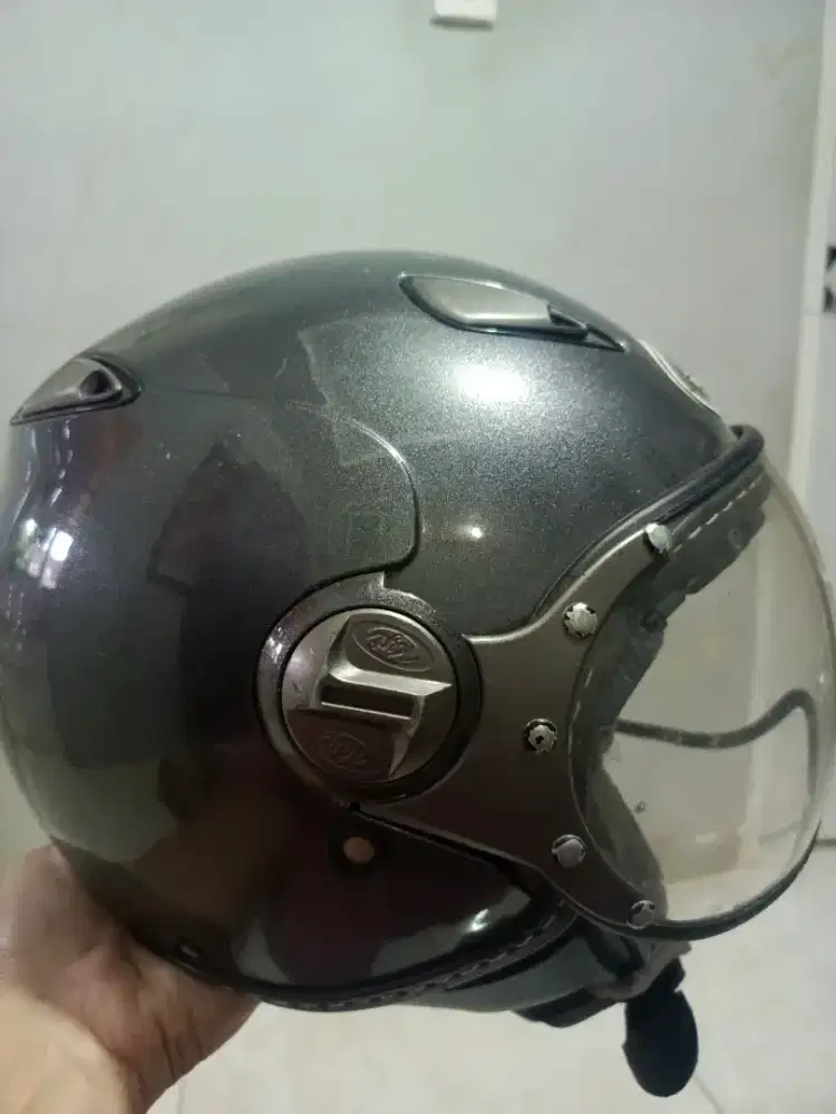 Helm KYT hitam wanita