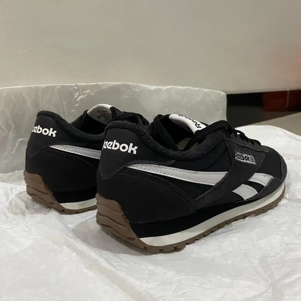 Sepatu Reebok classic AZ size 42 NEW