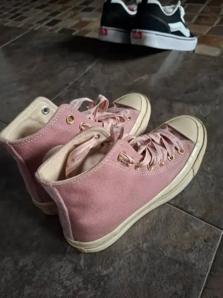 Sepatu Converse Original like new size 36