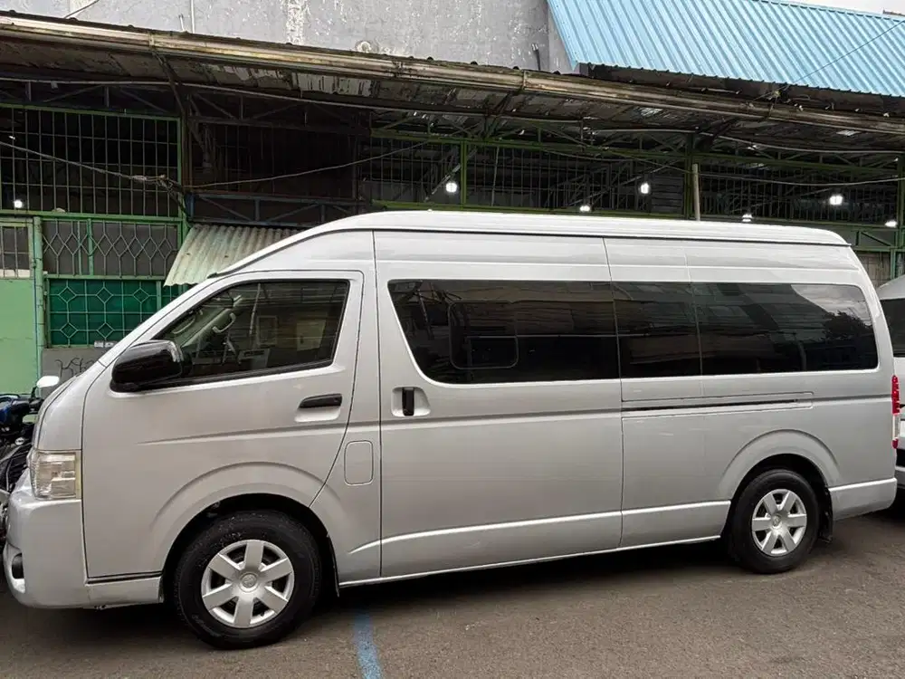 Toyota hi ace commuter 2017 2018