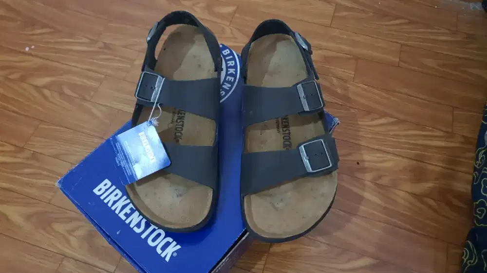 Jual Sandal Birkenstock size 43 warna black
