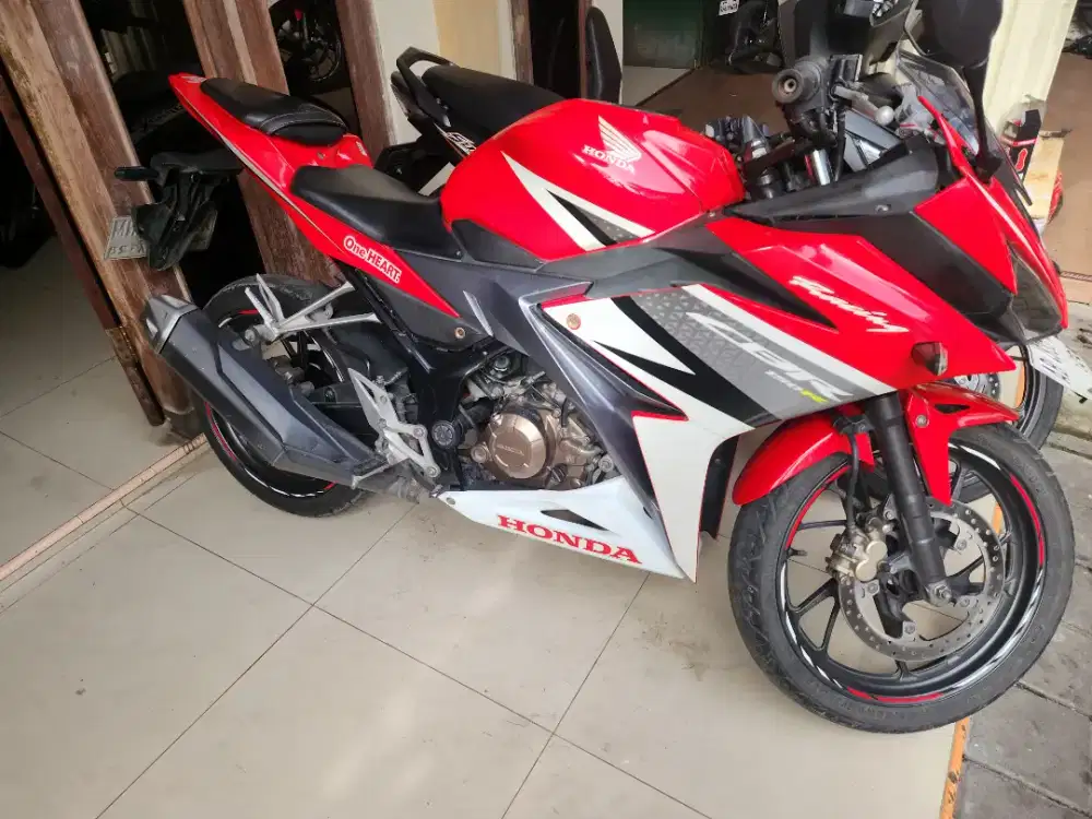Cbr 150 merah putih 2018 tunai atau kredit gbm