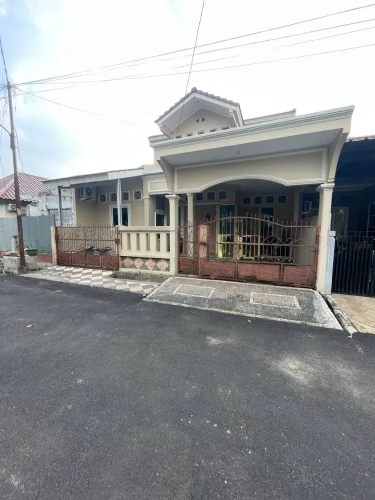 bismillah Jual Rumah Bagus nyaman taman  row jalan lebar Pamulang