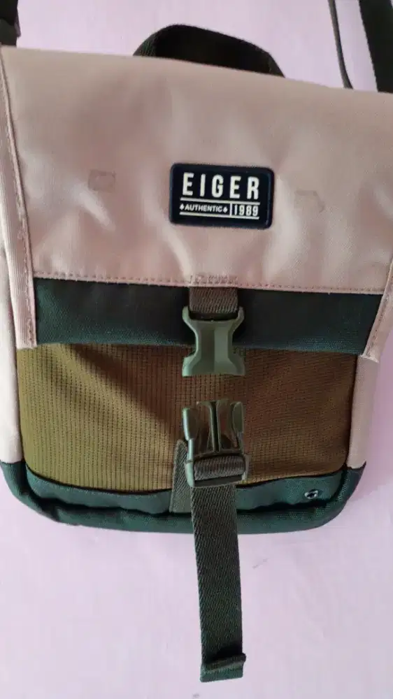 tas selempang eiger original