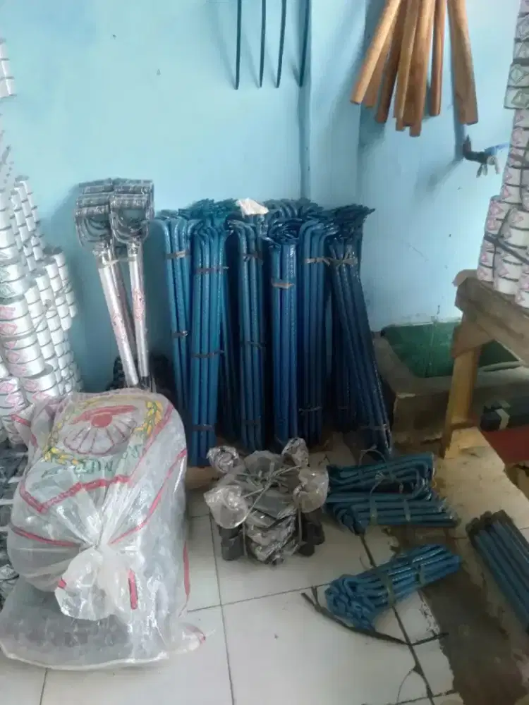 LOWONGAN KERJA (LOKER) SUPIR CARRY TOKO MATERIAL