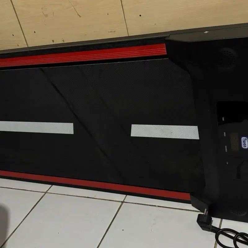 TREADMILL TWEN RP8 JARANG PAKAI